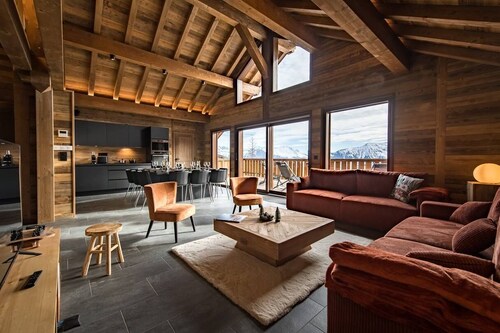 Magnificent chalet with sauna and garage
