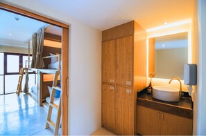 1 Single Bed in Mixed Dormitory | Caja de seguridad en la habitación, wifi gratis y ropa de cama 