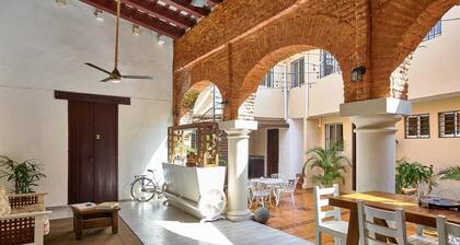 Serenity Haven: Charming 1BD/1BA Retreat with Modern Comforts