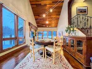 Dining - Lakeside Retreat w/Views•Private Hot Tub•BBQ•Walk to Free Transit•Perfect for Longer Stays (Park City)