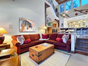 TV, peis og kontorer