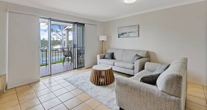 Unwind by the River - Your Waterfront Holiday Oasis