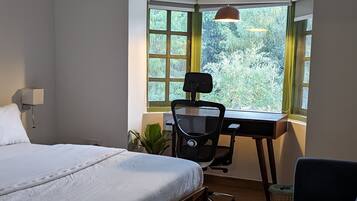 2 bedrooms, desk, iron/ironing board, free WiFi