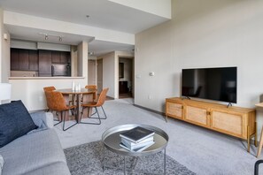 TV, stereo - Deluxe Walnut Creek 2BR w/ Gym & On-Site Dining, nr BART, by Blueground (Contra Costa Centre)