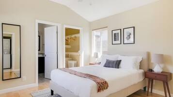 2 quartos, ferros/tábuas de passar roupa, Wi-Fi, roupa de cama