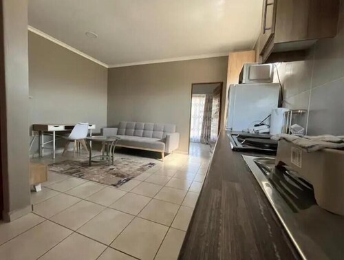 Qiloane Court Apartment