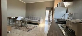 Qiloane Court Apartment