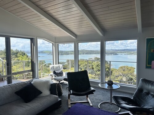 Wake up to the beautiful Bay of Islands. Family home overlooking Kerikeri Inlet