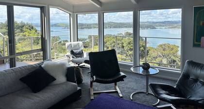 Wake up to the beautiful Bay of Islands. Family home overlooking Kerikeri Inlet