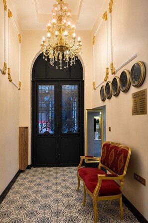 Lobby sitting area - Boss To Taksim (Istanbul)