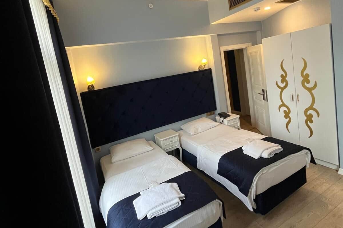 Premium bedding, Select Comfort beds, desk, soundproofing