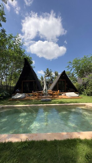 ด้านหน้าที่พัก