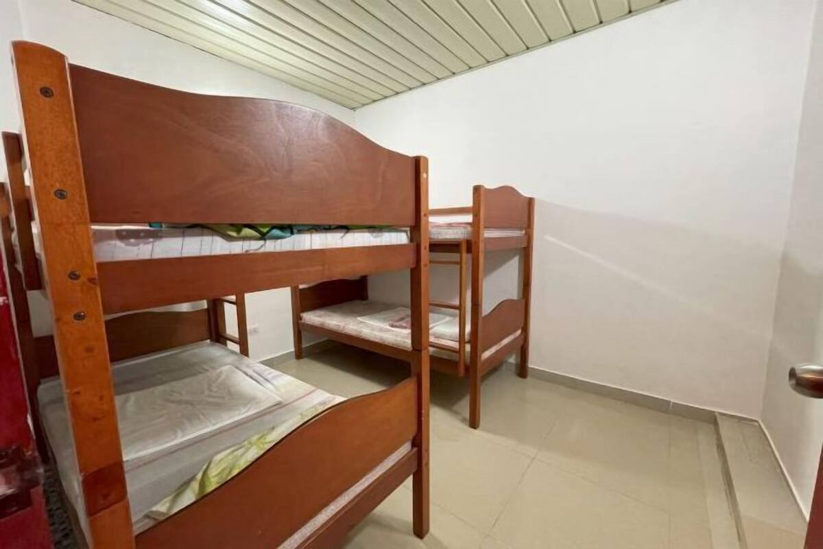 WiFi (free), bed sheets