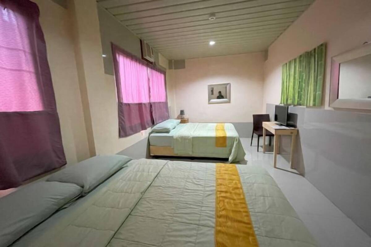 WiFi (free), bed sheets