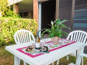 Outdoor dining - Bilo Plus Garden by Interhome (Marina di Bibbona)