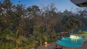 حمّام سباحة خارجي