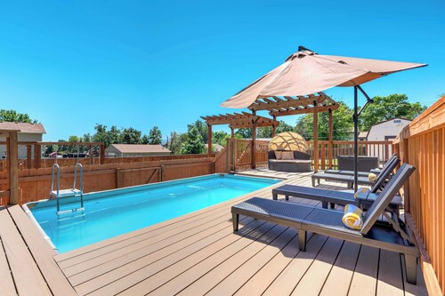 Evergreen Luxe! Backyard Oasis w/ Pool & Hot Tub!