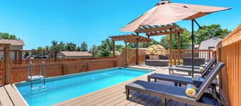 Evergreen Luxe! Backyard Oasis w/ Pool & Hot Tub!