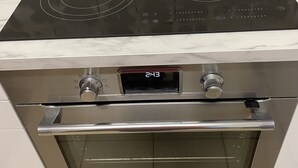 Apartamento | Cozinha privada | Geladeira grande, micro-ondas, fogão, lava-louças