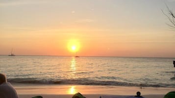 Parasols, serviettes de plage