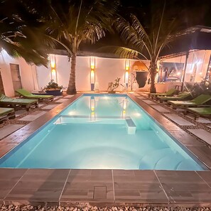 4 piscinas al aire libre
