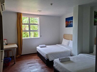 OYO 90901 Santai Morib Hotel