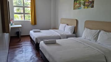 1 bedroom, bed sheets
