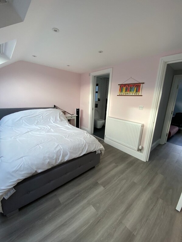 Basic-Haus | 3 Schlafzimmer, laptopgeeigneter Arbeitsplatz, Bügeleisen/Bügelbrett