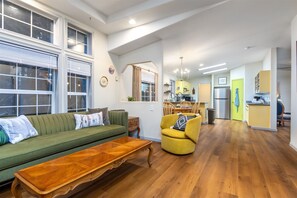 Smart TV, fireplace, books - The Humble Abode | 3 Bed, 2 Bath (Packwood)