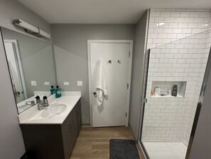 Toallas y papel de baño 