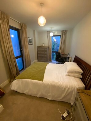 Basic Apartment | 2 bedrooms - Inviting 2BD Flat W/private Balcony - Battersea! (London)