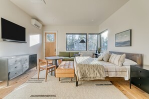 Smart-TV, peis og kontorer