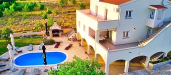 Villa with amazing sea view, quite area