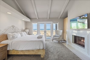 5 Schlafzimmer, Schreibtisch, Bügeleisen/Bügelbrett, Reisekinderbett