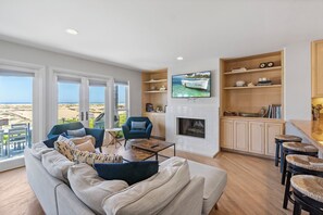 智能电视、壁炉、办公室