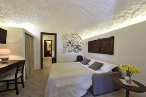 1 chambre, bureau, fer et planche à repasser, Wi-Fi