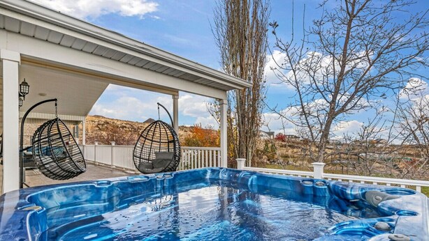 Terrace/patio - 5 Acres, Views, 2 Pickleball Courts, Hot Tub, Sauna, Skiing Nearby, SLEEPS 18! (Eagle Mountain)