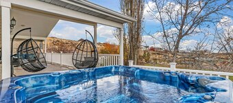 Private Ranch, Spa, Sauna, Theater, DOUBLE Pickleball Courts, Skiing Nearby!