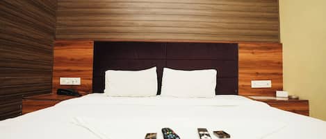 Habitación doble Deluxe | Escritorio, wifi gratis y ropa de cama