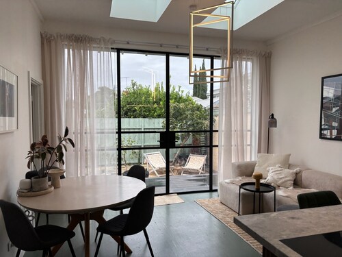 Country retreat in the heart of St KILDA

