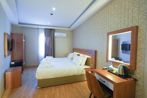 Standard Double or Twin Room, City View | Premium bedding, memory foam beds, in-room safe, free WiFi - Uğurlu Hotel (Gaziantep)