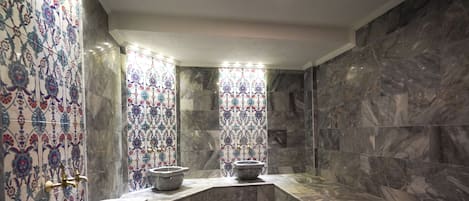Hammam, massages aux pierres chaudes, massages des tissus profonds