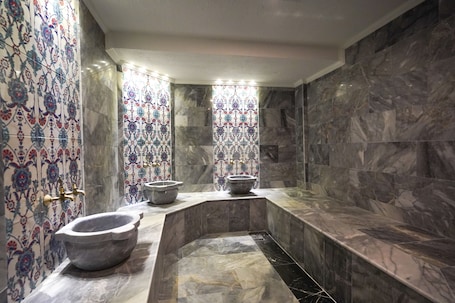 Baño turco/hammam, masajes con piedras calientes