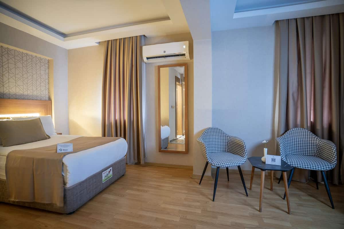 高級寝具、低反発ベッド、セーフティボックス (室内)、WiFi (無料)