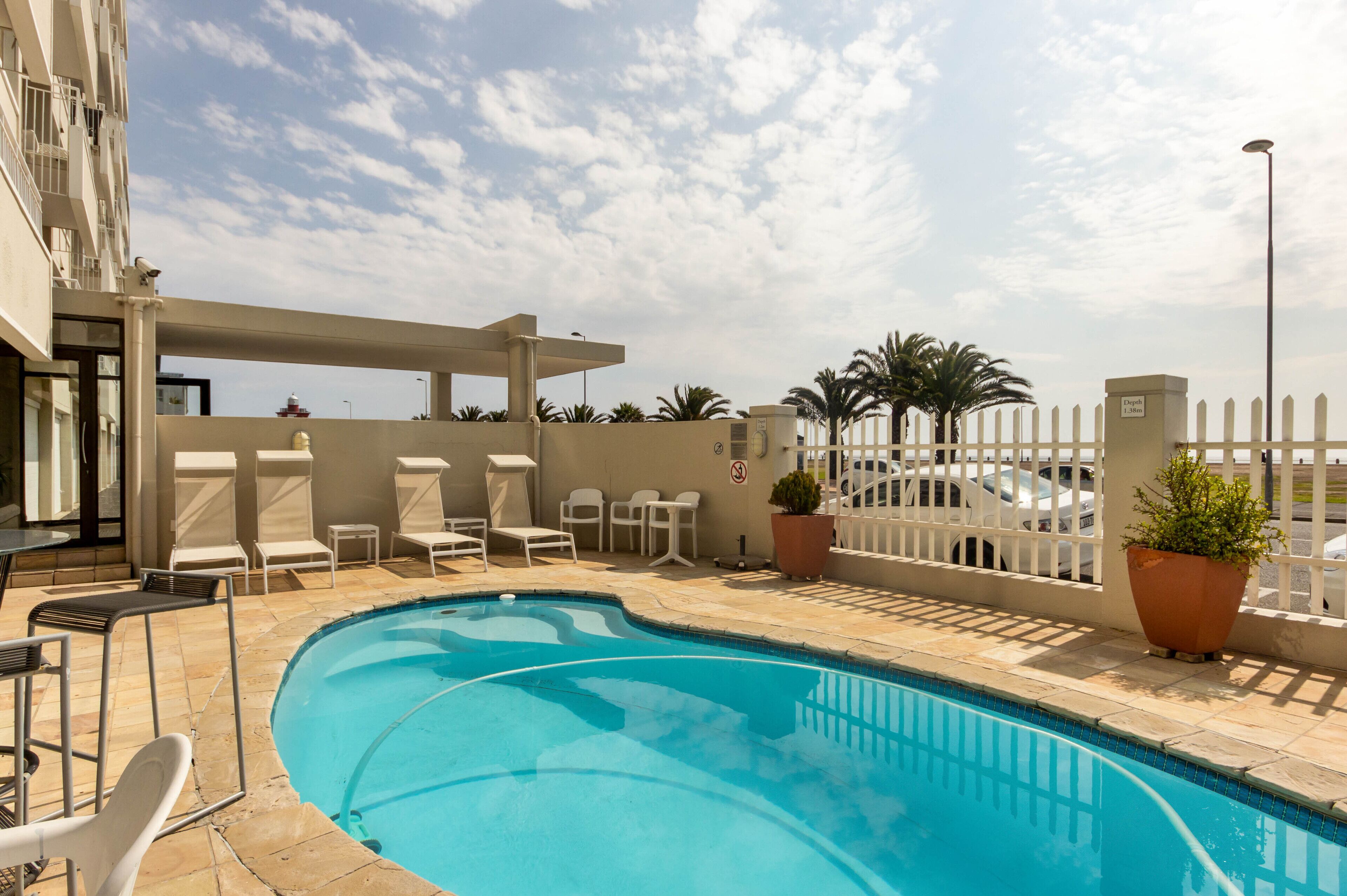 Studio, 1 chambre, fumeur, balcon | Piscine | Piscine extérieure