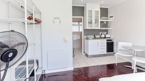 Studio, 1 kamar tidur, Boleh Merokok, balkon | Interior