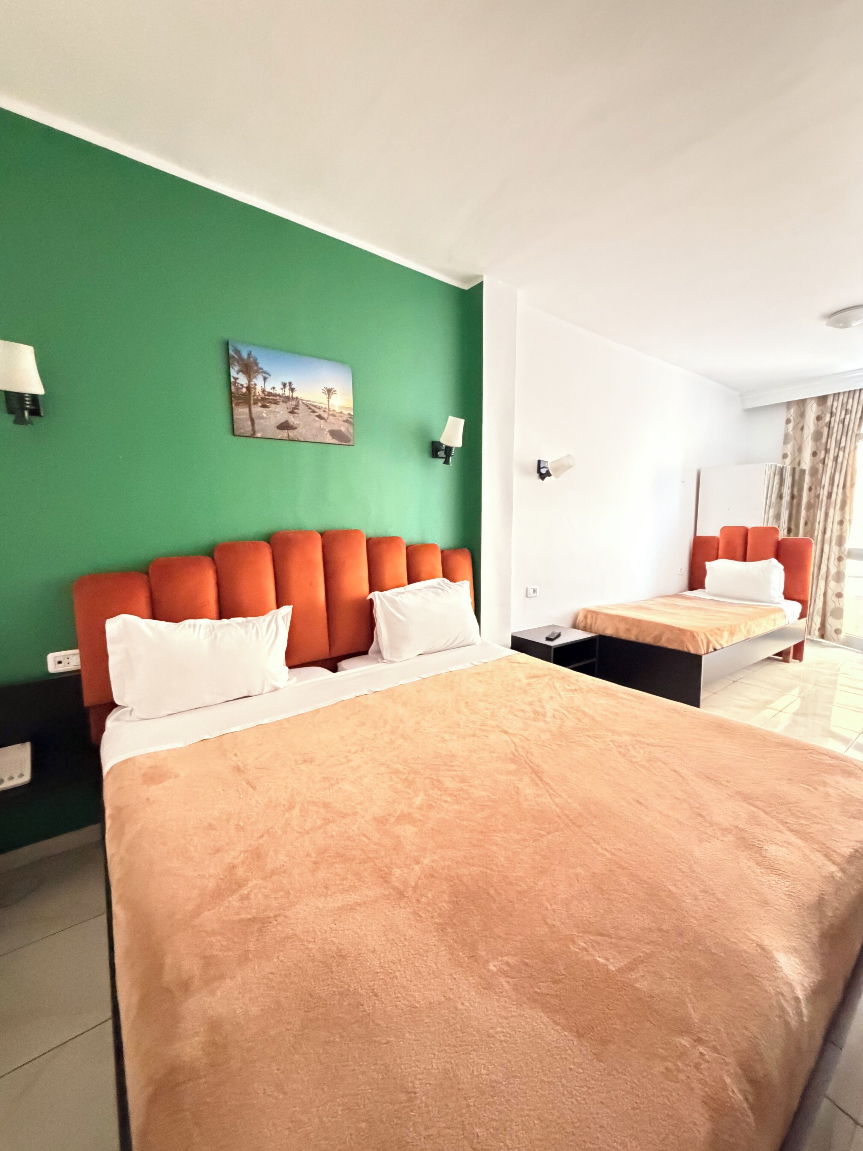 Triple Room | Soundproofing, free WiFi, bed sheets