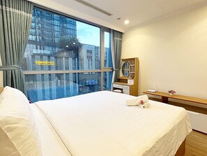 3 habitaciones, tabla de planchar con plancha, wifi y ropa de cama