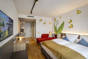 Habitación doble superior | Caja fuerte, escritorio, cortinas opacas y wifi gratis