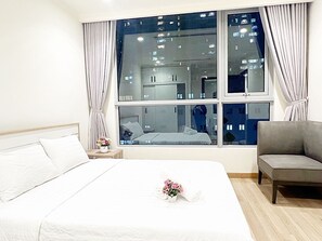 2 habitaciones, tabla de planchar con plancha, wifi y ropa de cama 